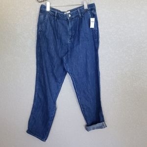 GAP Pleated jeans